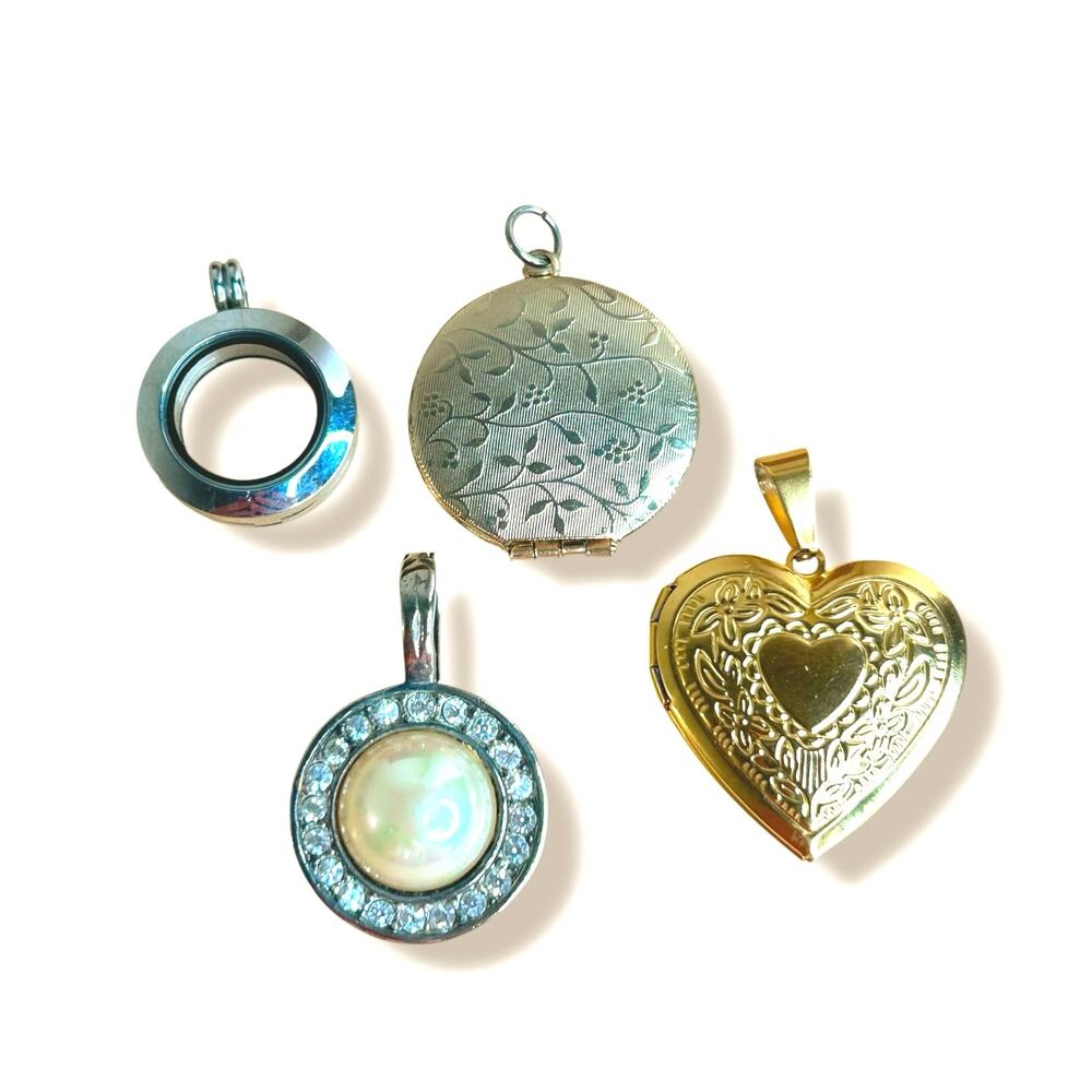 Pendants Lockets Mixed Lot Small Lot of 4 Gold and Silver Tones